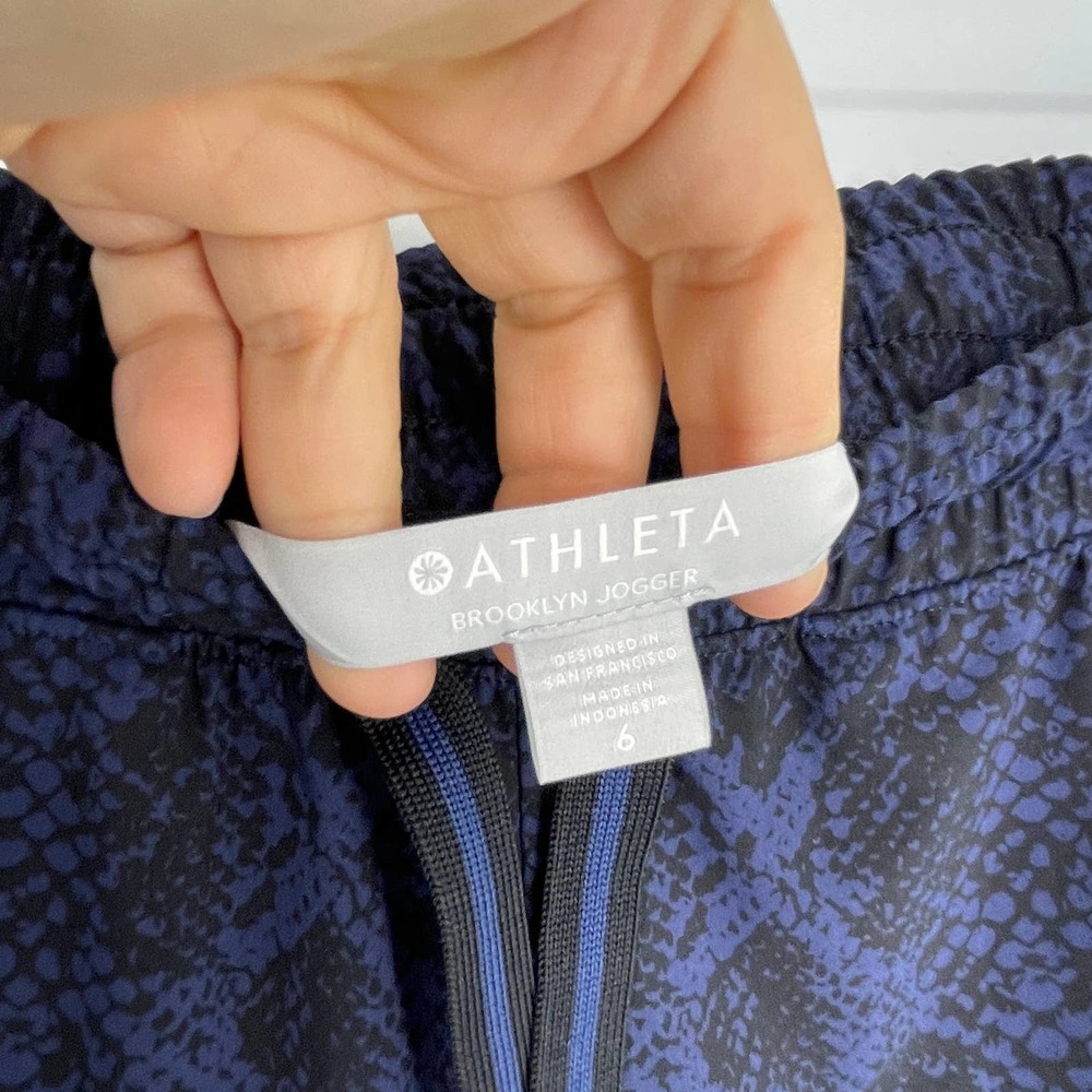 Athleta Blue Python Printed Brooklyn Jogger Size 6 - image 5